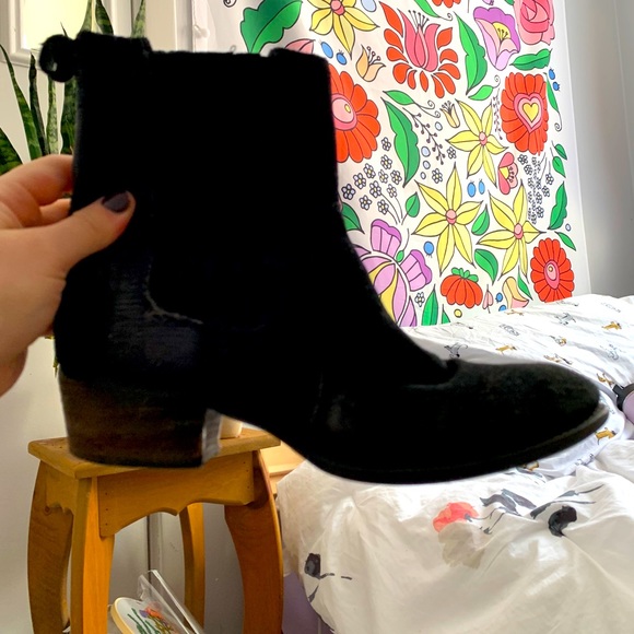 Black Boots - Picture 2 of 2